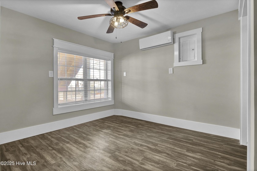 6 BEDS, 4 BATHS, 3008 sqft! This home lives far larger than - photo 50