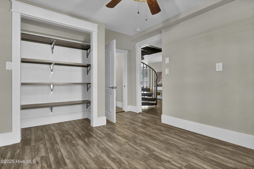 6 BEDS, 4 BATHS, 3008 sqft! This home lives far larger than - photo 51
