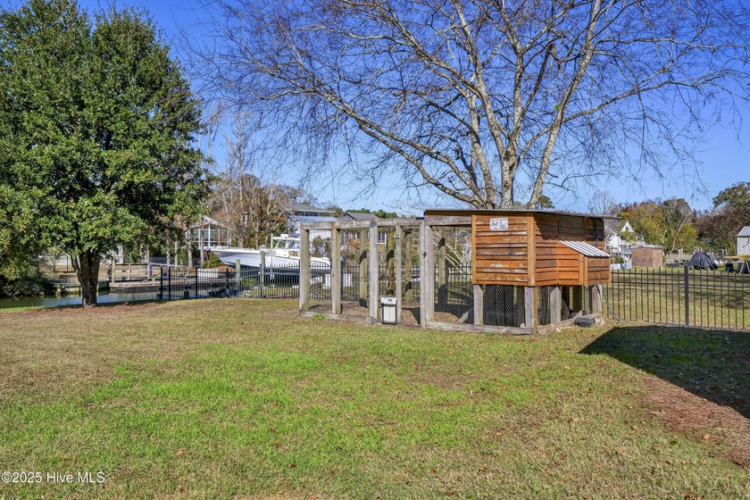 6 BEDS, 4 BATHS, 3008 sqft! This home lives far larger than - photo 60