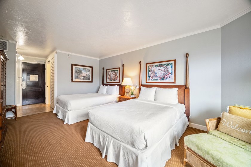 2nd floor unit in a great location with lagoon views and a peek - photo 3