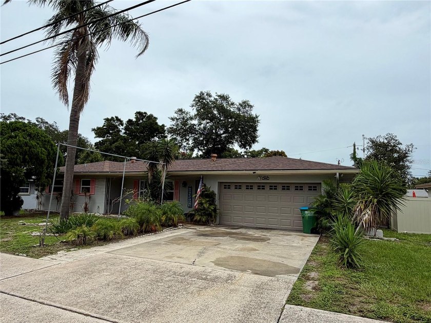 Spacious 3 Bdr / 2 &amp; 1/2 Baths / 2 Car garage home with Family - photo 3