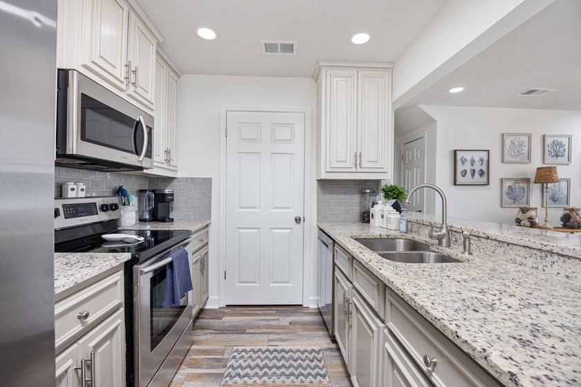 Welcome to lake life at its finest! This beautifully updated - photo 12