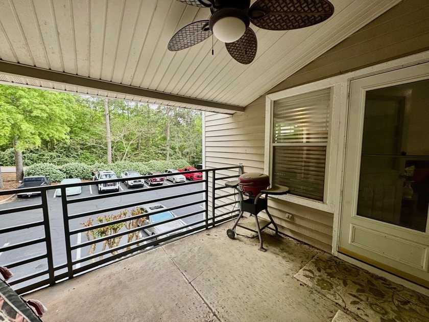Welcome to lake life at its finest! This beautifully updated - photo 22