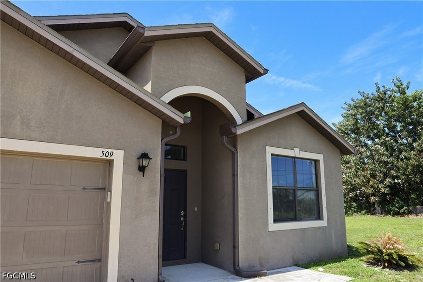 Prime SW Cape Coral location! This spacious 4-bedroom, 1,853 sq - photo 3