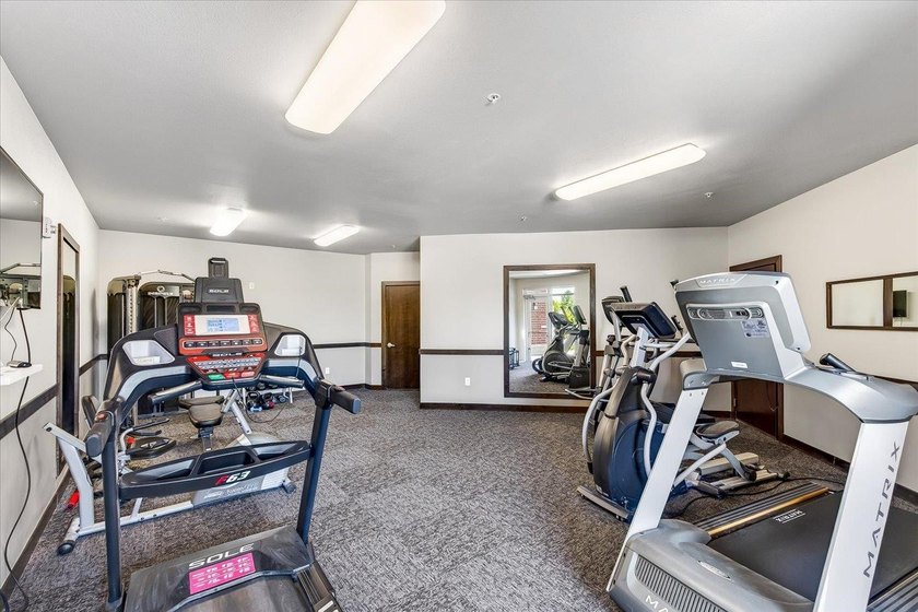Bright and sunny condo perfect for the discerning buyer! Open - photo 30