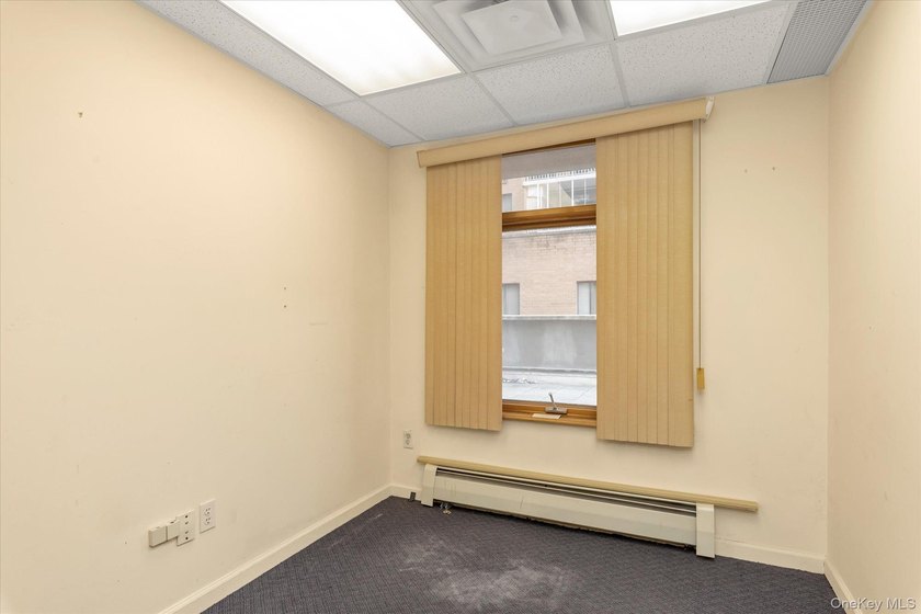 Discover an exceptional opportunity to acquire a 1,600 square - photo 14