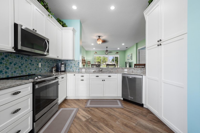 Luxury living in the prestigious Monarch Country Club with this - photo 15