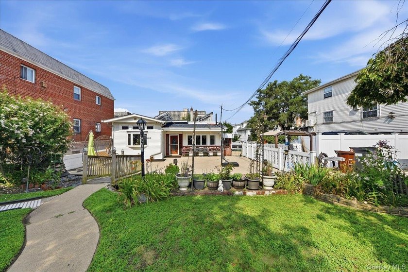 Come see this one of a kind home that sits on a huge 40x100 lot - photo 5