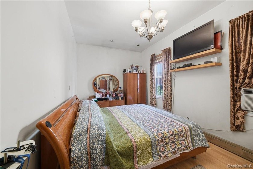 Come see this one of a kind home that sits on a huge 40x100 lot - photo 7