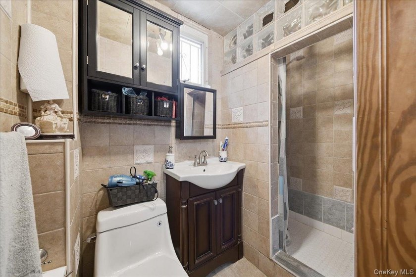 Come see this one of a kind home that sits on a huge 40x100 lot - photo 9