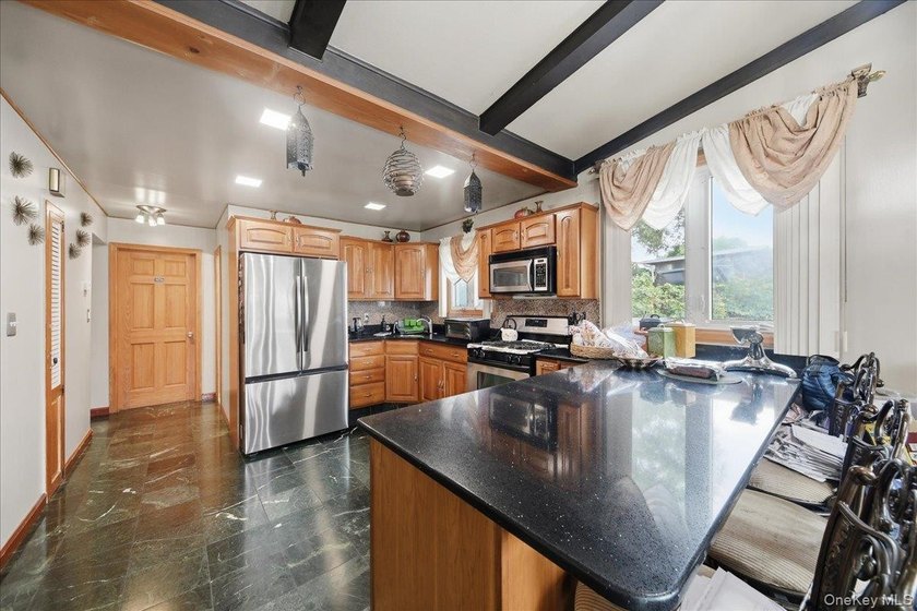 Come see this one of a kind home that sits on a huge 40x100 lot - photo 10