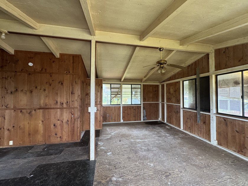 Auction listing - Auction fees may apply. 2 bed, 1 bath home - photo 5