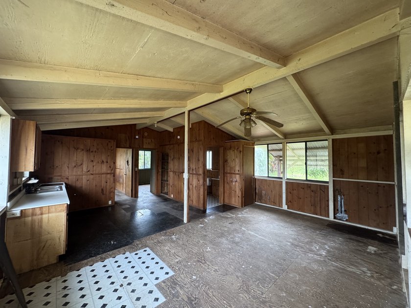Auction listing - Auction fees may apply. 2 bed, 1 bath home - photo 6