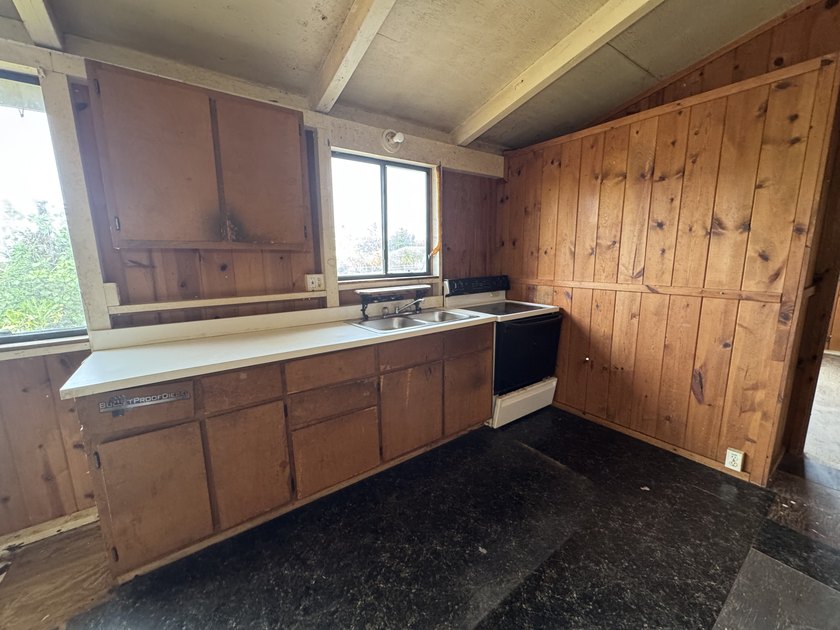 Auction listing - Auction fees may apply. 2 bed, 1 bath home - photo 7
