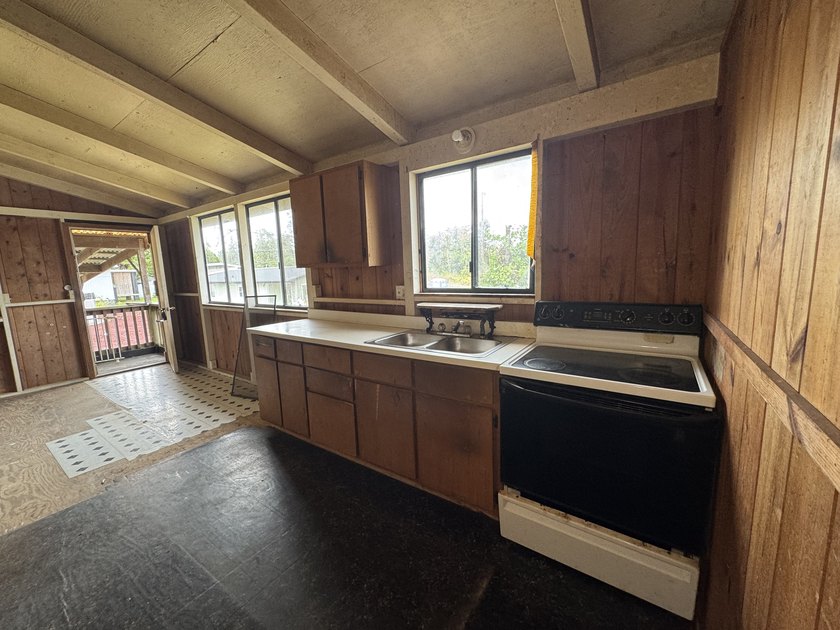 Auction listing - Auction fees may apply. 2 bed, 1 bath home - photo 8