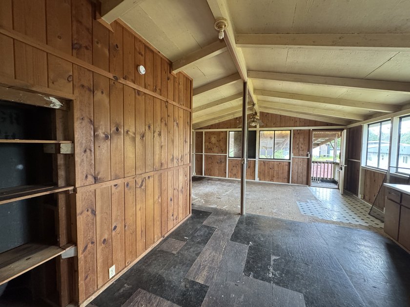 Auction listing - Auction fees may apply. 2 bed, 1 bath home - photo 10