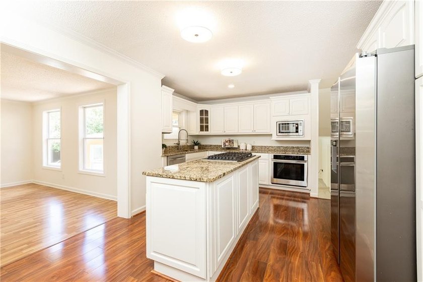 Welcome to this East Cobb gem in the highly sought-after Colony - photo 12