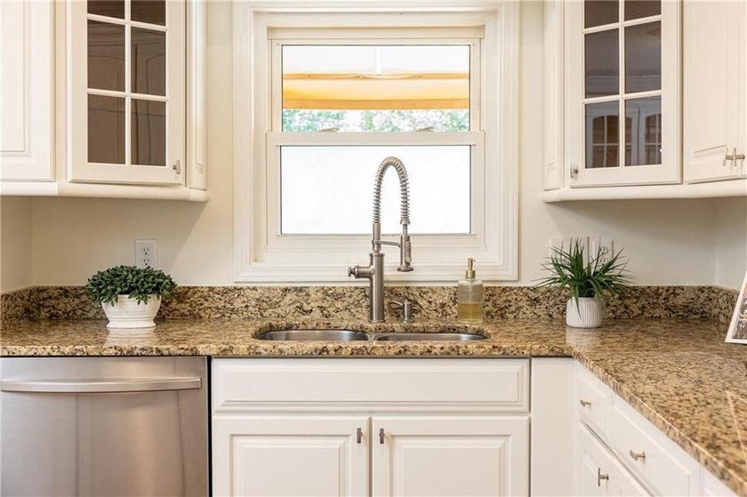 Welcome to this East Cobb gem in the highly sought-after Colony - photo 16