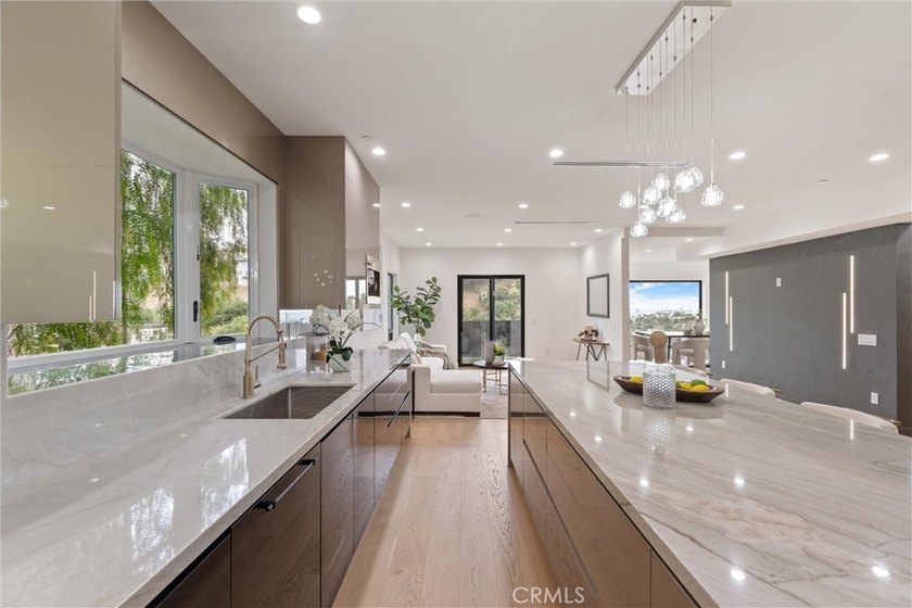 Three levels above the city with picturesque views from every - photo 30
