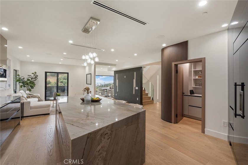 Three levels above the city with picturesque views from every - photo 31