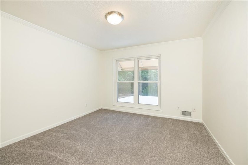 Welcome to this East Cobb gem in the highly sought-after Colony - photo 37