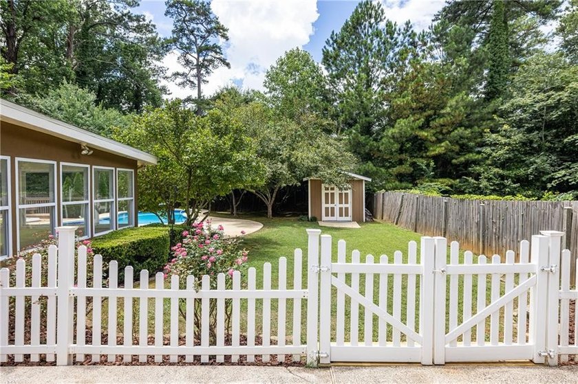 Welcome to this East Cobb gem in the highly sought-after Colony - photo 45
