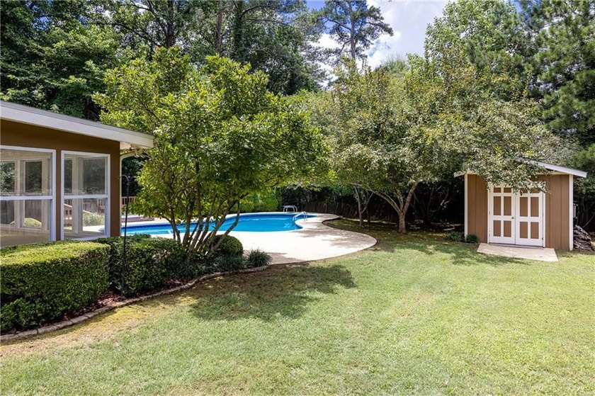 Welcome to this East Cobb gem in the highly sought-after Colony - photo 46
