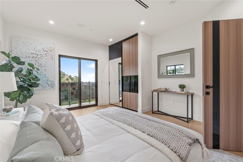 Three levels above the city with picturesque views from every - photo 46