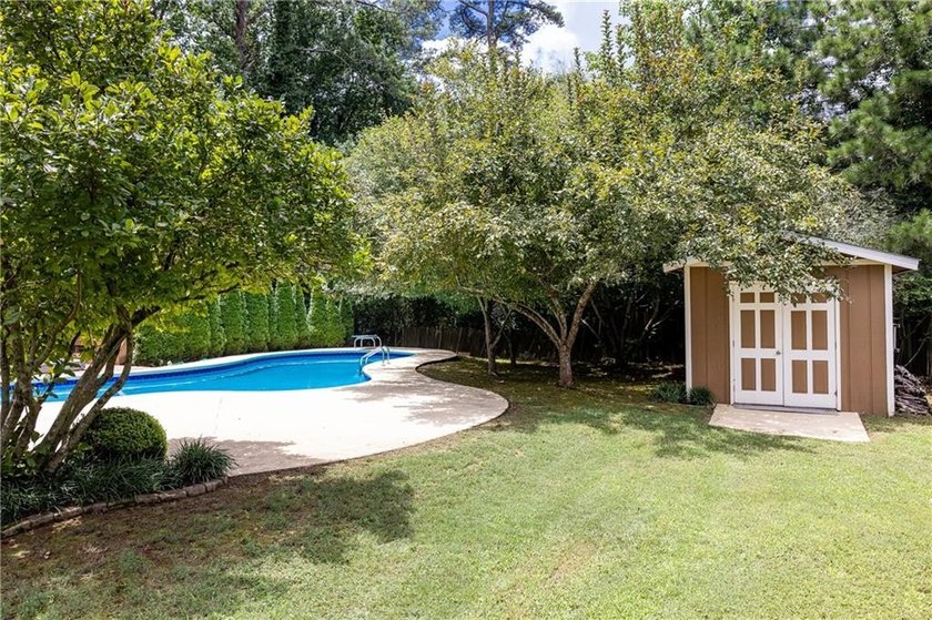 Welcome to this East Cobb gem in the highly sought-after Colony - photo 47