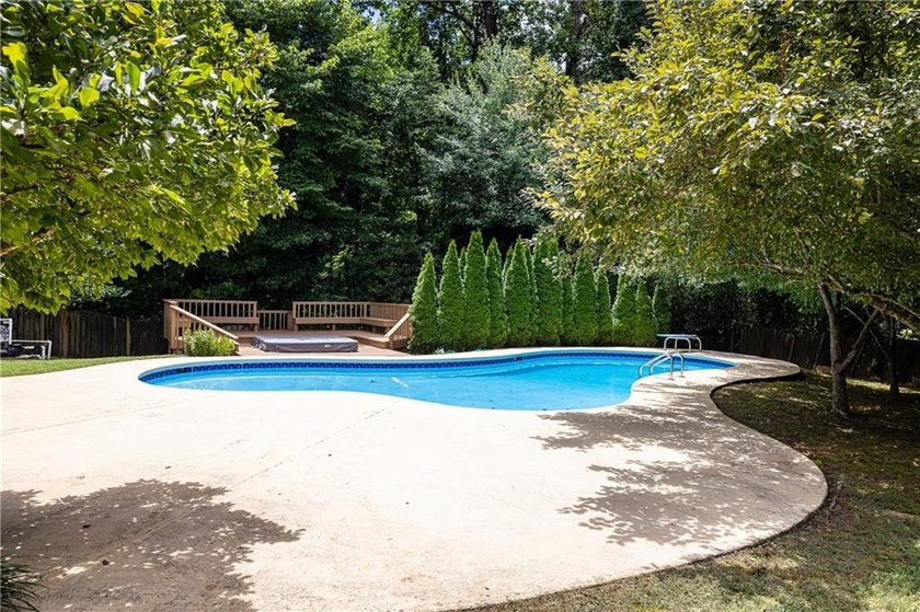 Welcome to this East Cobb gem in the highly sought-after Colony - photo 48