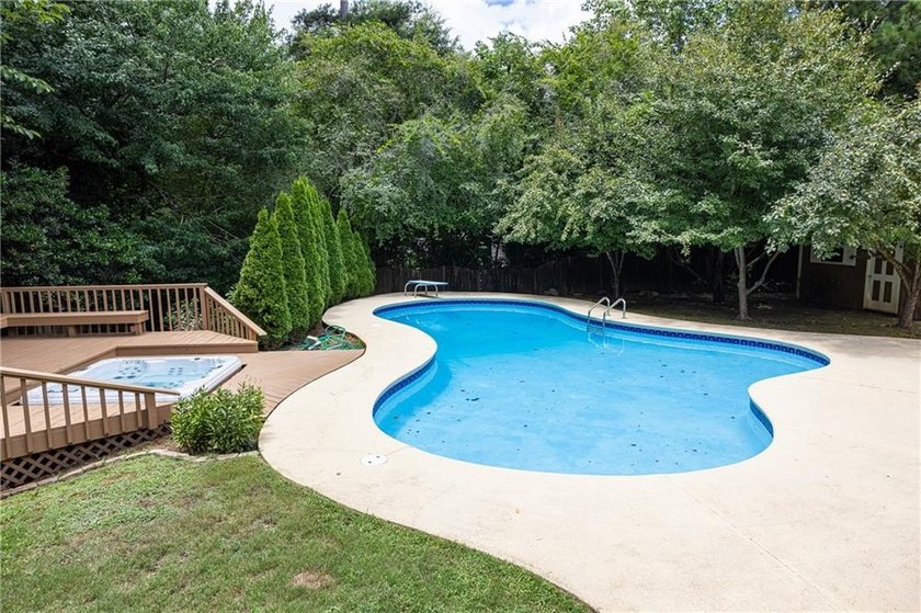 Welcome to this East Cobb gem in the highly sought-after Colony - photo 50