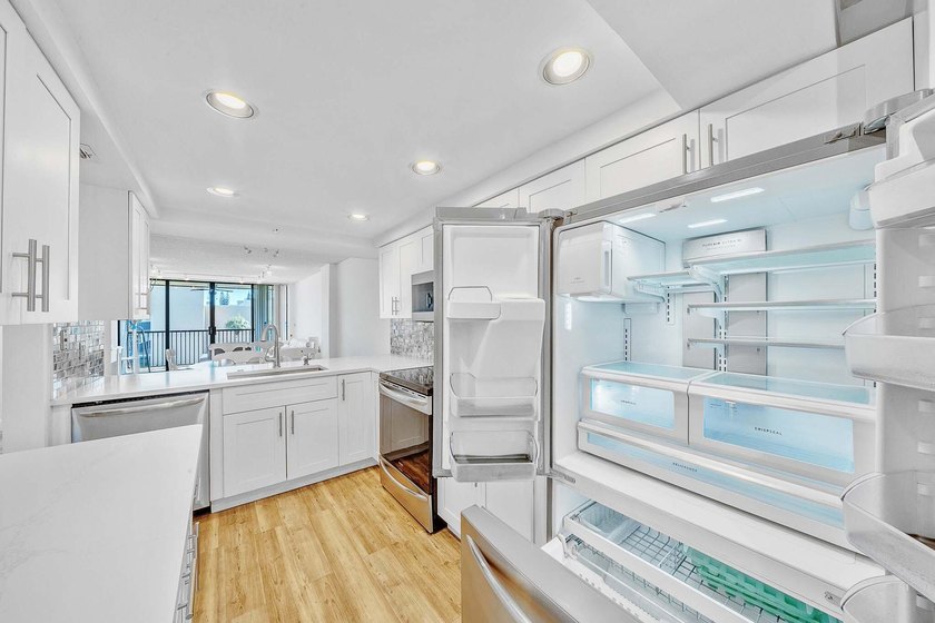 Beautifully updated 2-bedroom, 2-bath condo located in the - photo 9
