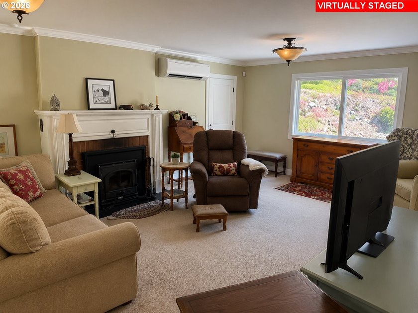 Solid home with character and charm on the east side of town - photo 3