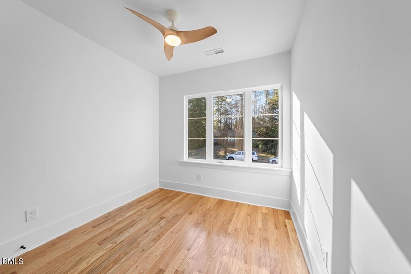 Now offering a 3-2-1 buydown w/ builder's preferred lender! It's - photo 20