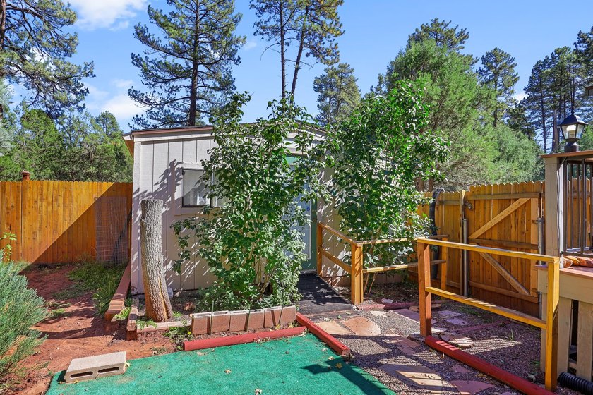 This single level 3-bed, 2-bath home in Strawberry Mountain - photo 31