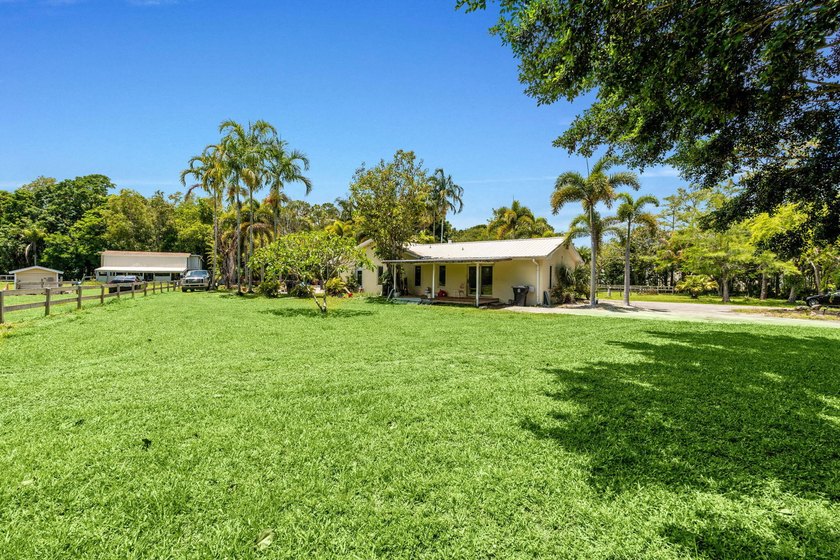Located just minutes from Wellington's world-renowned horse show - photo 6