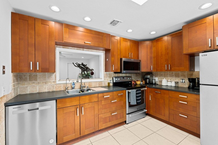 Located just minutes from Wellington's world-renowned horse show - photo 10