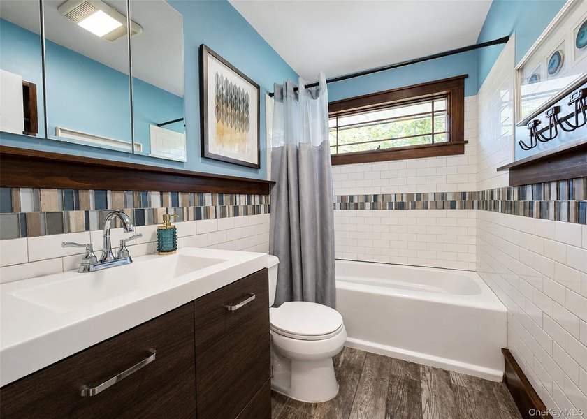 Beautiful Ranch home on a Large 1/2 arce property with mature - photo 13