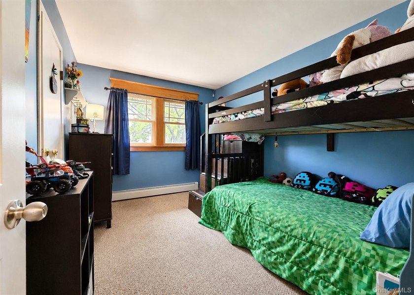 Beautiful Ranch home on a Large 1/2 arce property with mature - photo 14