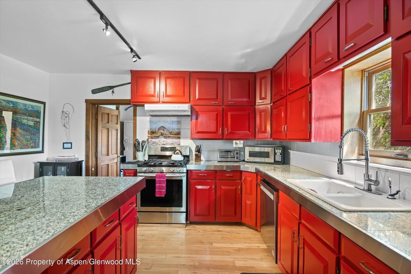 Set in the heart of the Roaring Fork Valley, this extraordinary - photo 12