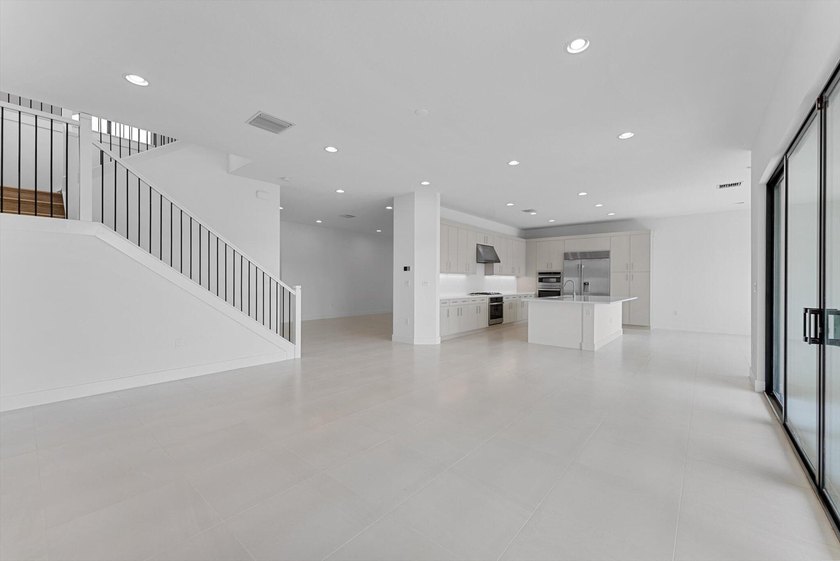 Welcome to Lotus Palm, where luxury meets contemporary living in - photo 15