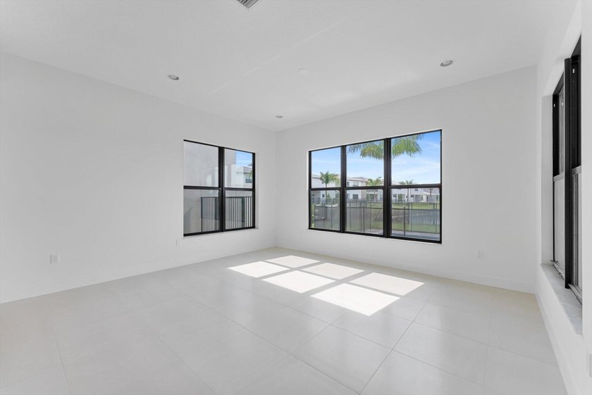 Welcome to Lotus Palm, where luxury meets contemporary living in - photo 18