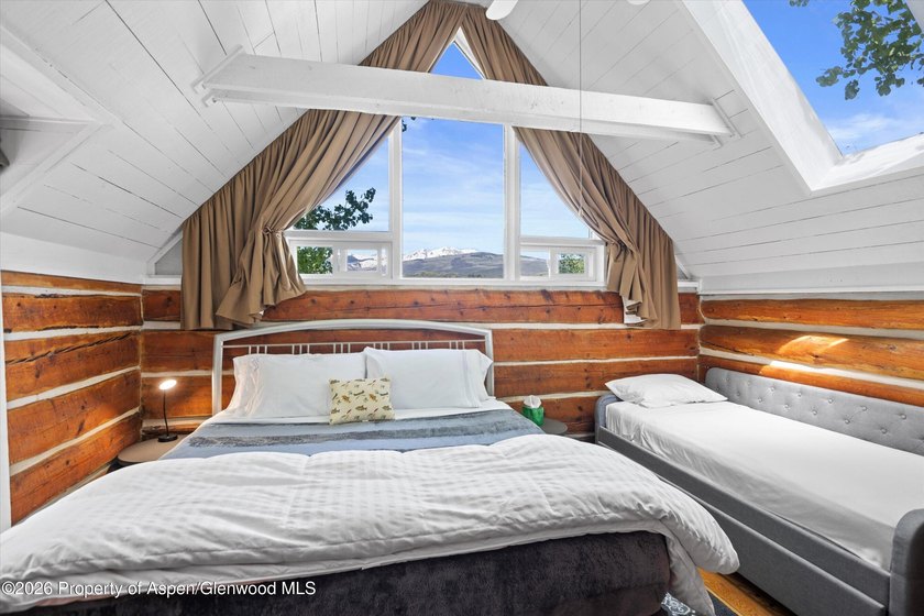 Set in the heart of the Roaring Fork Valley, this extraordinary - photo 24