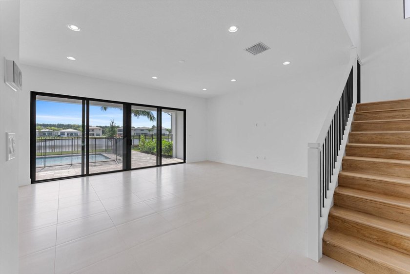 Welcome to Lotus Palm, where luxury meets contemporary living in - photo 24
