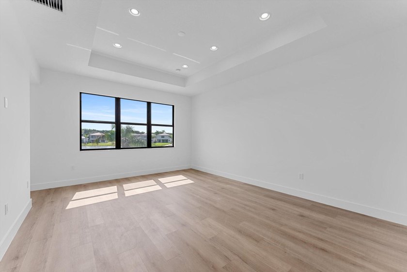 Welcome to Lotus Palm, where luxury meets contemporary living in - photo 27