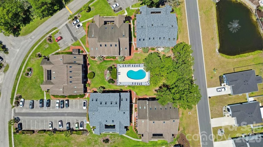 Motivated Seller!! Ground Floor Unit! This cozy 2 bedroom, 2 - photo 29
