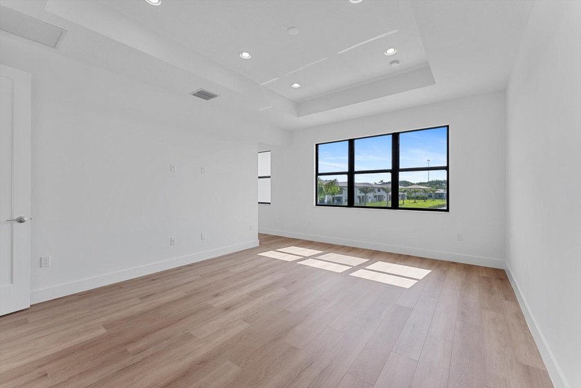 Welcome to Lotus Palm, where luxury meets contemporary living in - photo 29