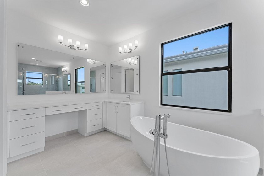 Welcome to Lotus Palm, where luxury meets contemporary living in - photo 30