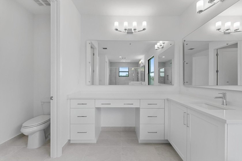 Welcome to Lotus Palm, where luxury meets contemporary living in - photo 33