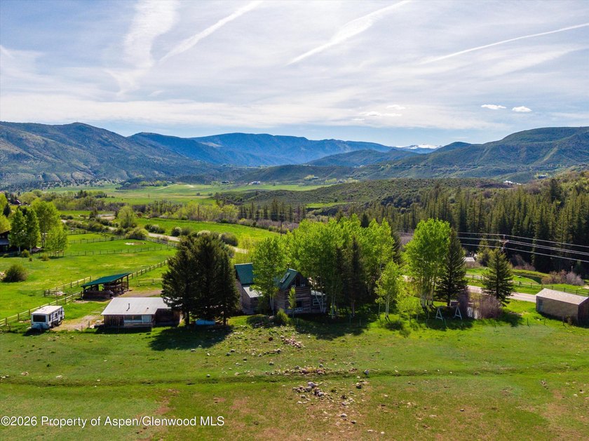 Set in the heart of the Roaring Fork Valley, this extraordinary - photo 34